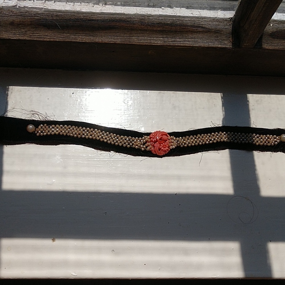 Copy ANTIQUE VICTORIAN Carved Coral FauxPearlVelvet&SatinRibbon Choker - Picture 2 of 6
